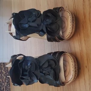 Born Black Flower Floral Leather Heels Size 7